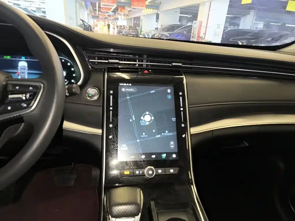 Roewe RX5 MAX — фото 13