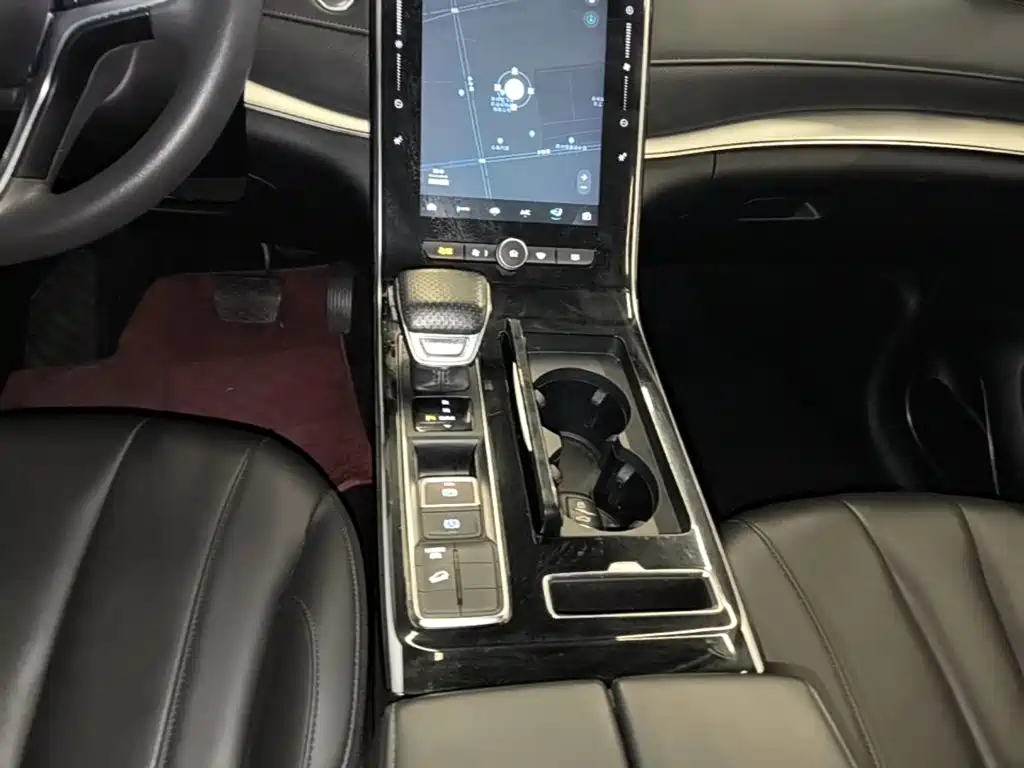 Roewe RX5 MAX — фото 14