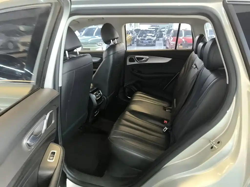 Roewe RX5 MAX — фото 17