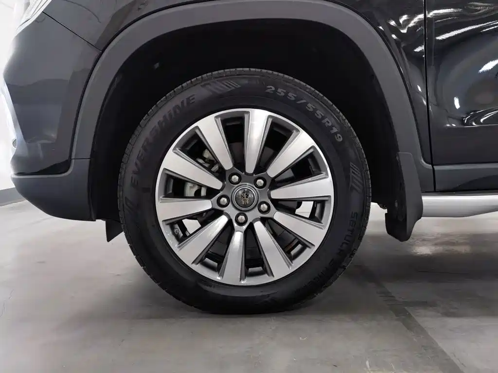 Roewe RX8 — фото 17