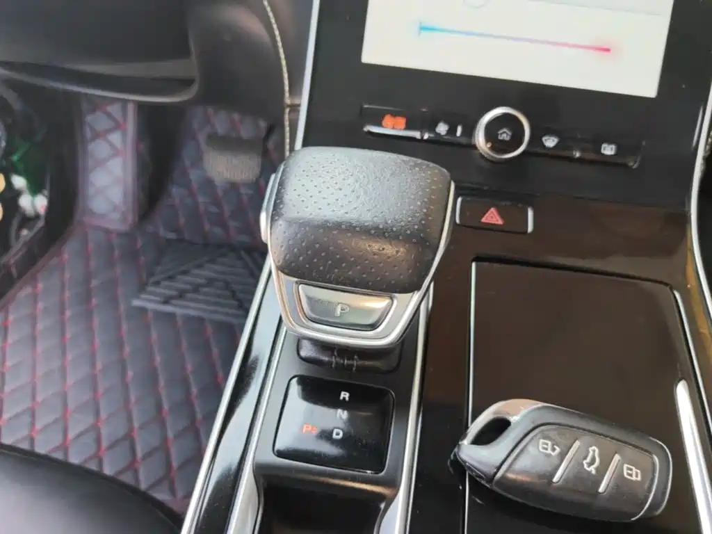 Roewe i6 MAX New Energy — фото 9