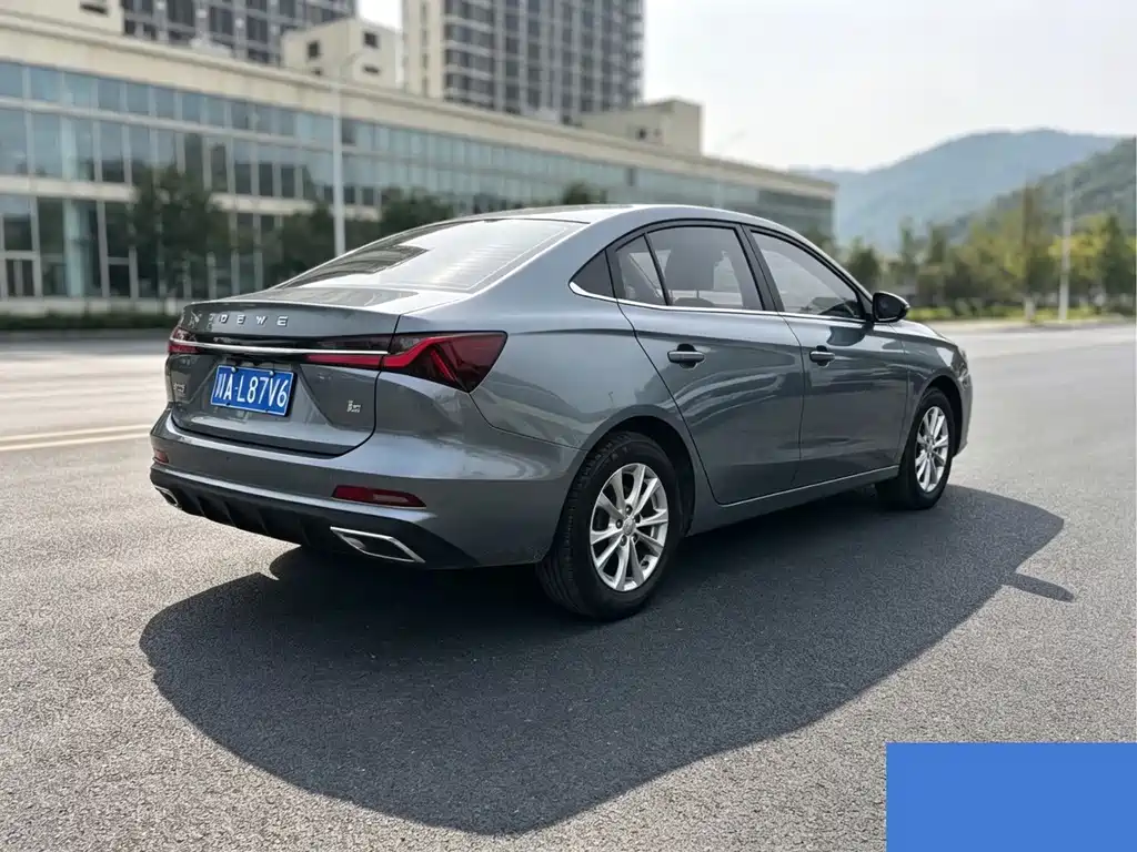 Roewe i5 — фото 6