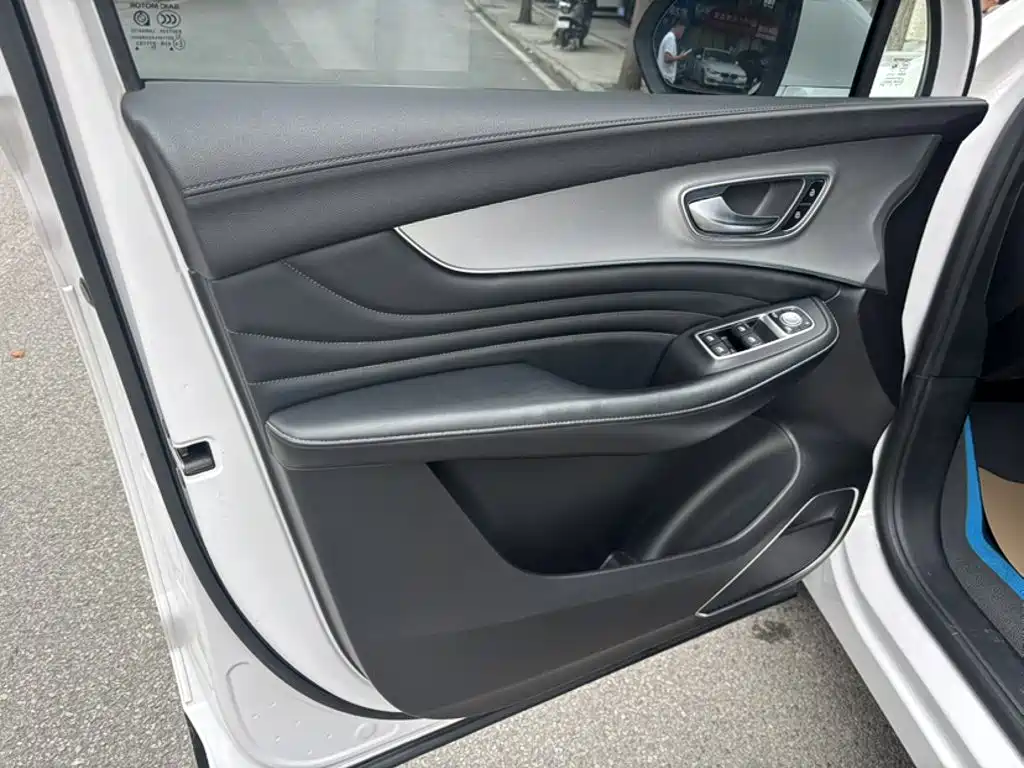 Roewe RX5 MAX — фото 24