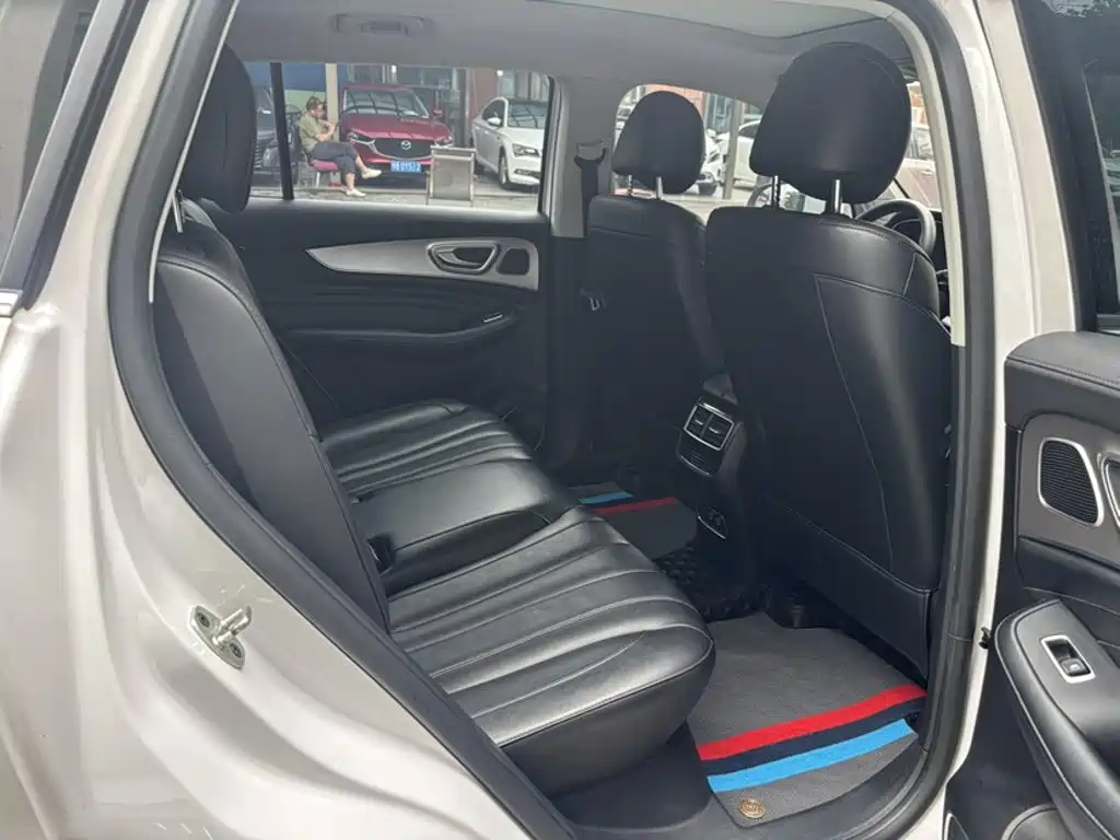 Roewe RX5 MAX — фото 25