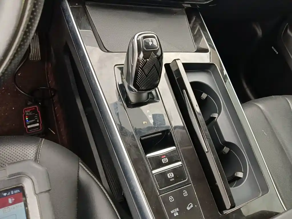 Roewe RX5 MAX — фото 14