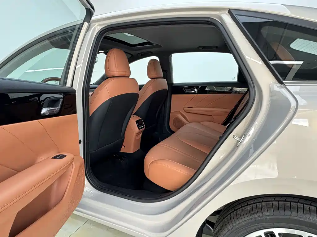 Roewe i6 — фото 6