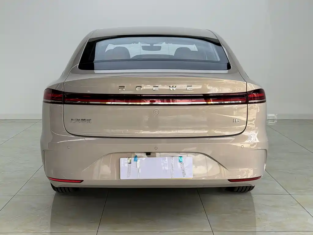 Roewe i6 — фото 8
