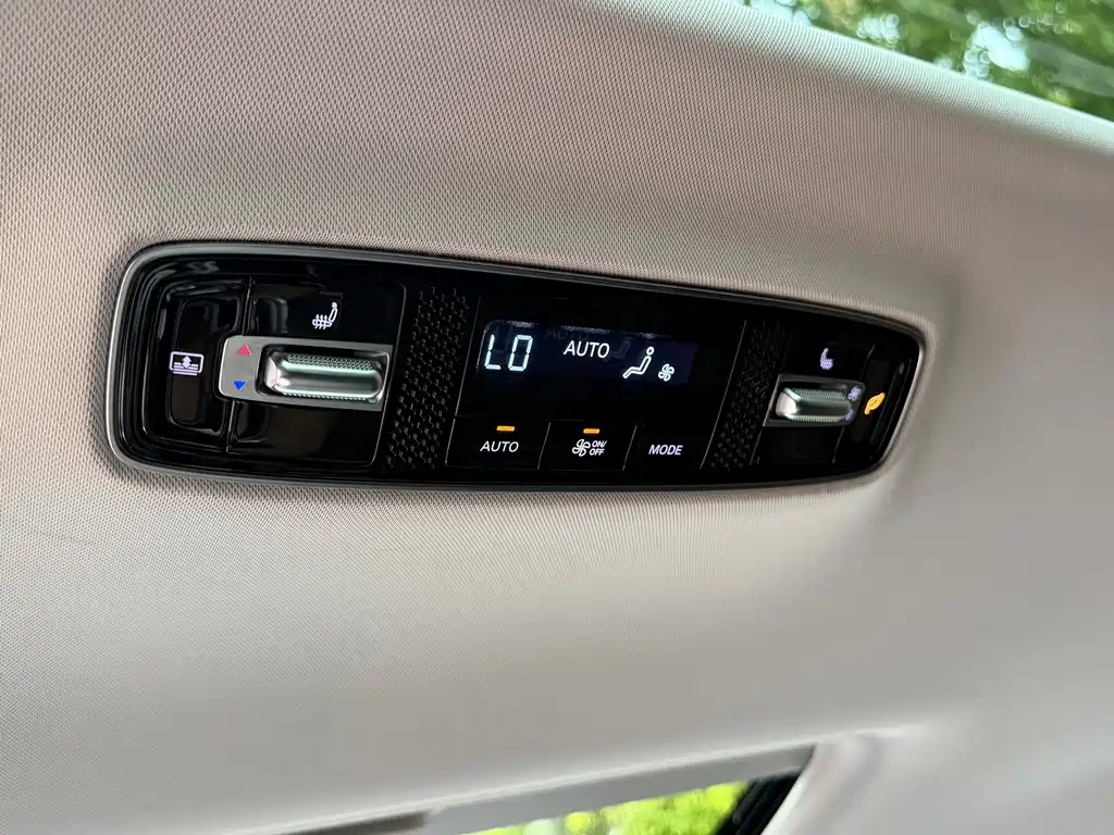 Roewe iMAX8 — фото 5