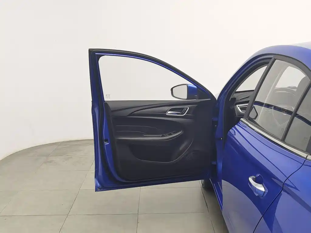 Roewe i5 — фото 8