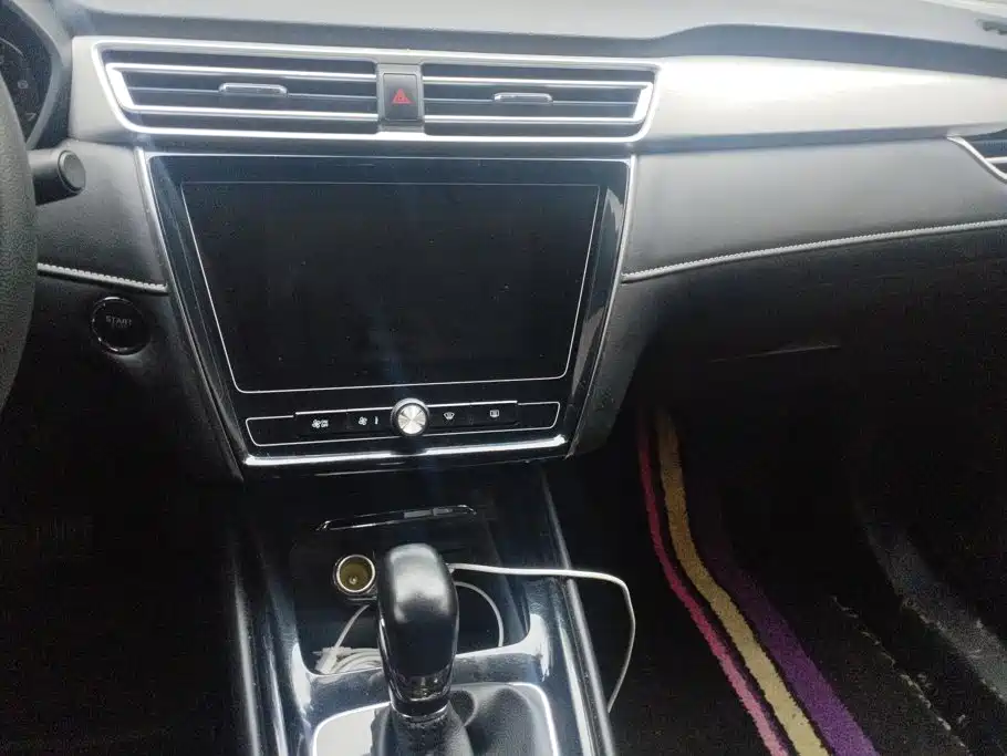 Roewe i5 — фото 13