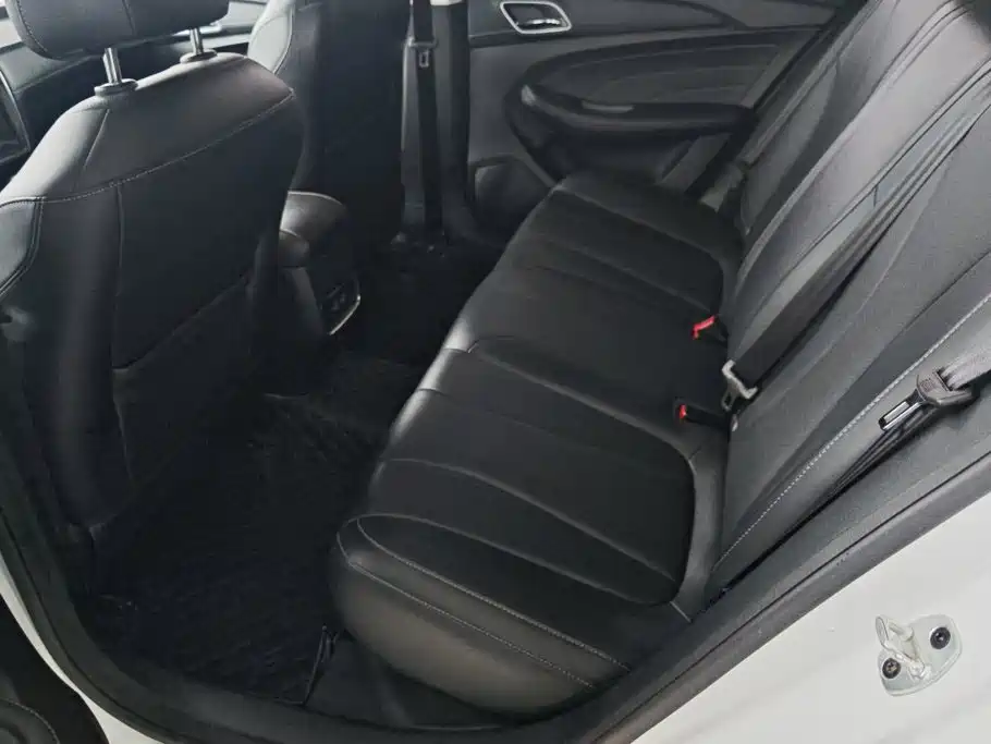 Roewe i5 — фото 11