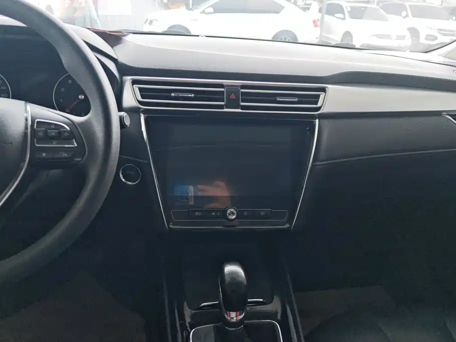 Roewe i5 — фото 13