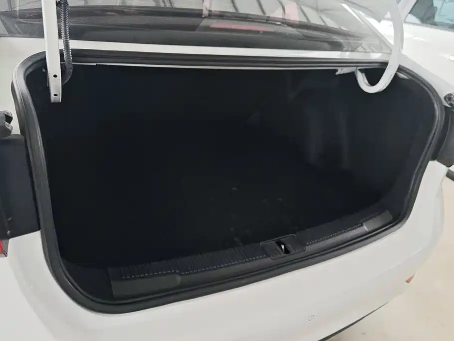 Roewe i5 — фото 4