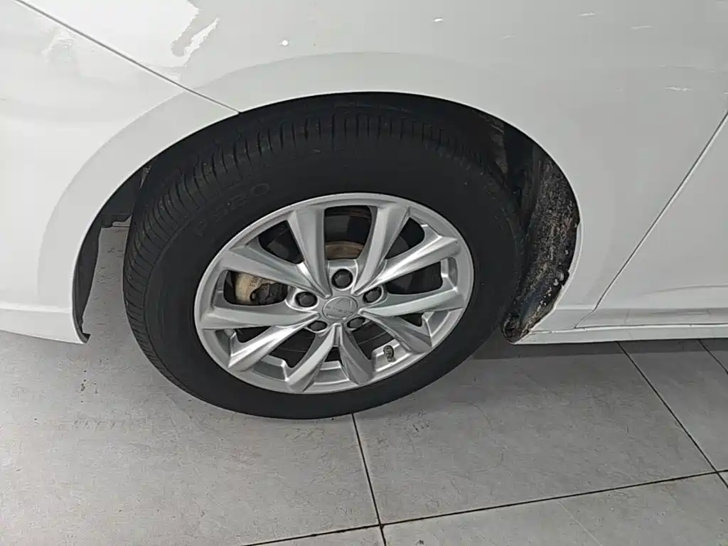 Roewe i5 — фото 23