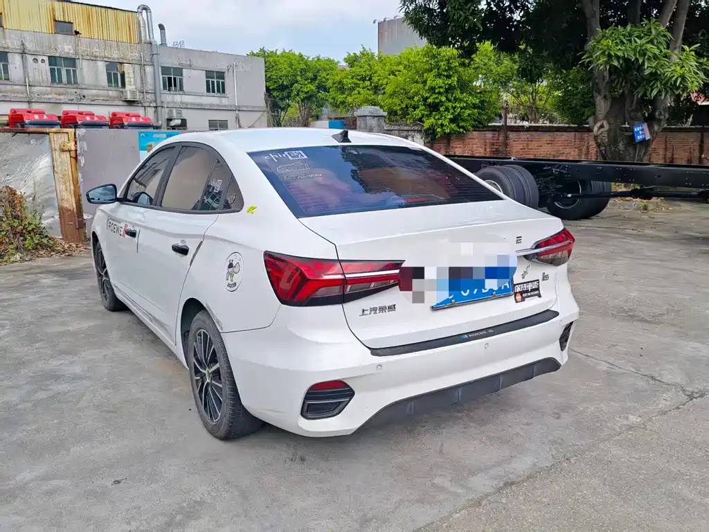 Roewe i5 — фото 10