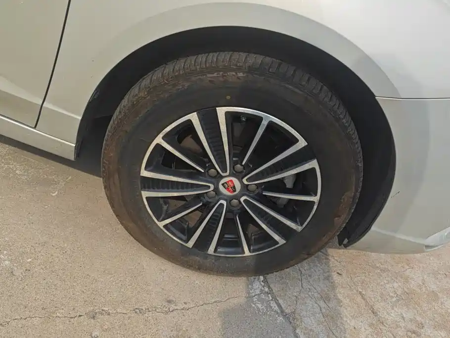 Roewe Ei5 — фото 6