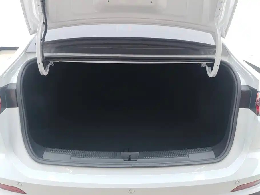 Roewe i5 — фото 4