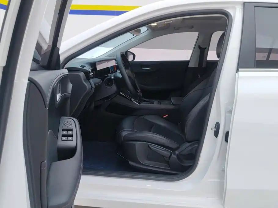 Roewe i5 — фото 9
