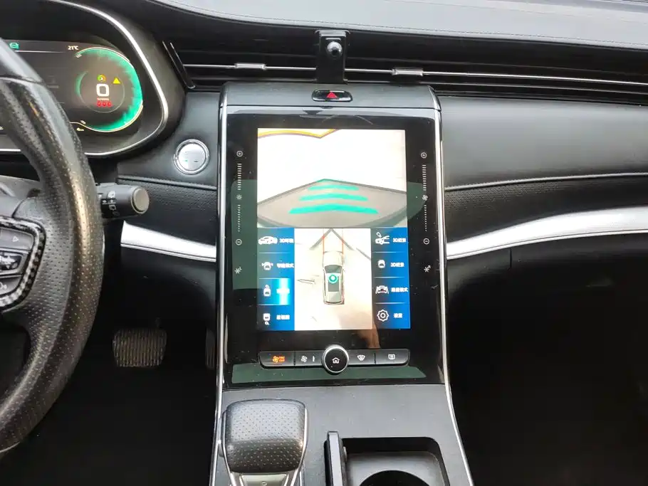 Roewe RX5 eMAX — фото 13
