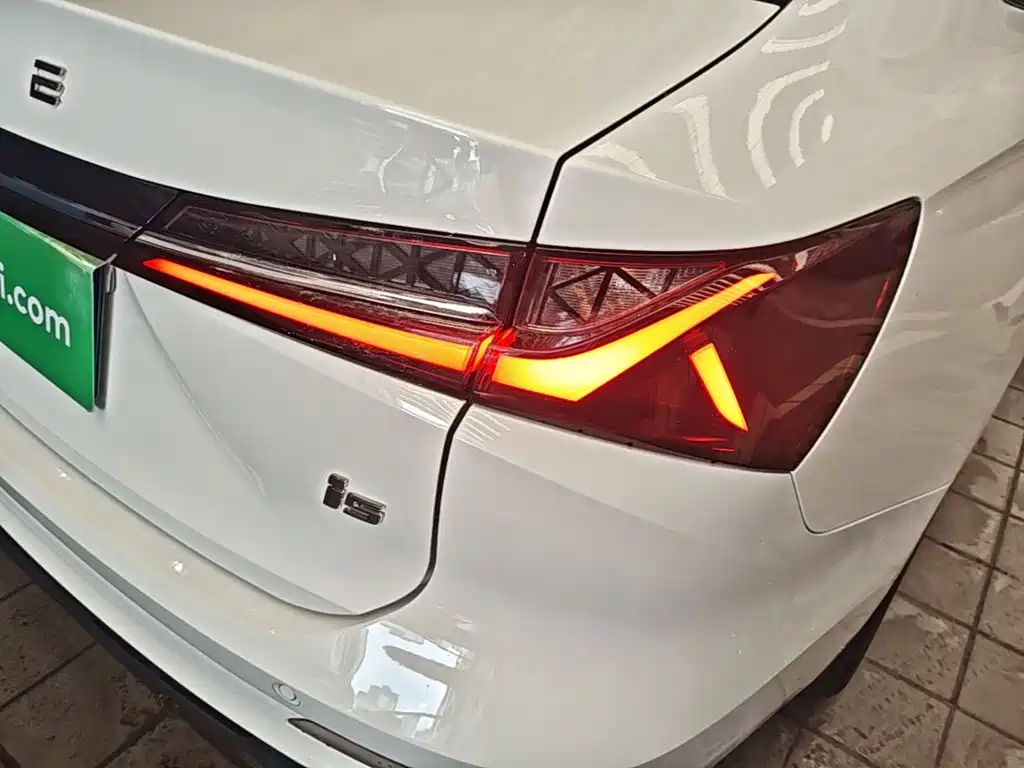 Roewe i5 — фото 8