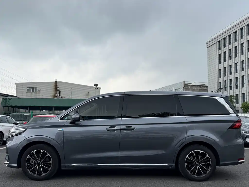 Roewe iMAX8 — фото 16