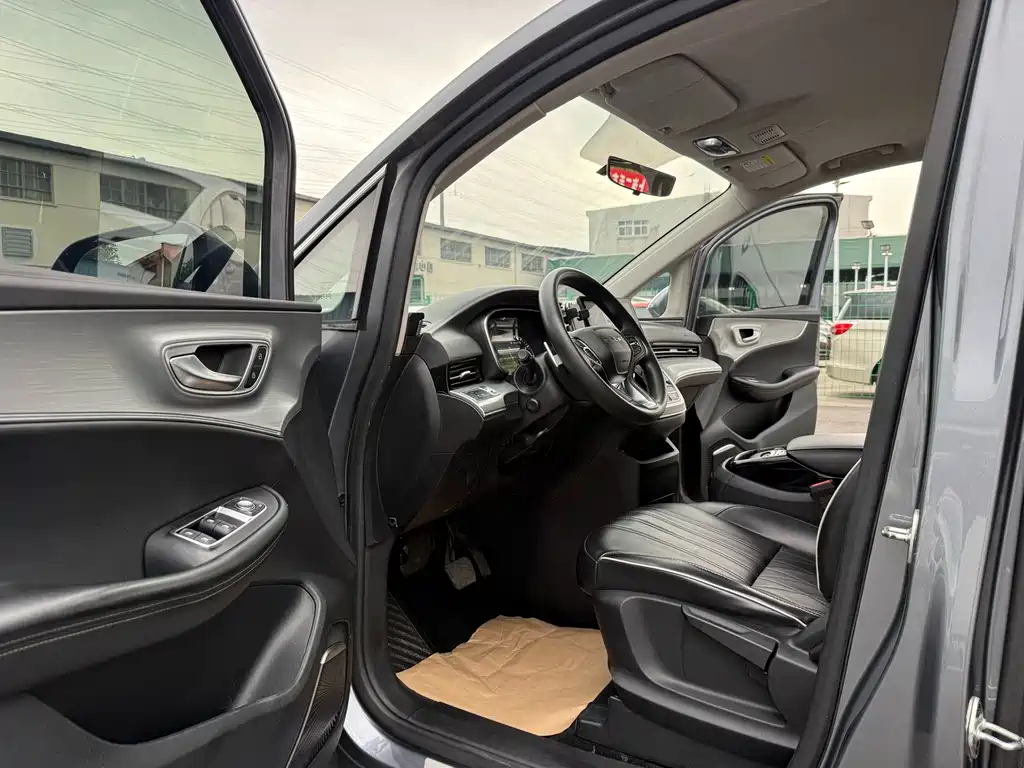 Roewe iMAX8 — фото 18