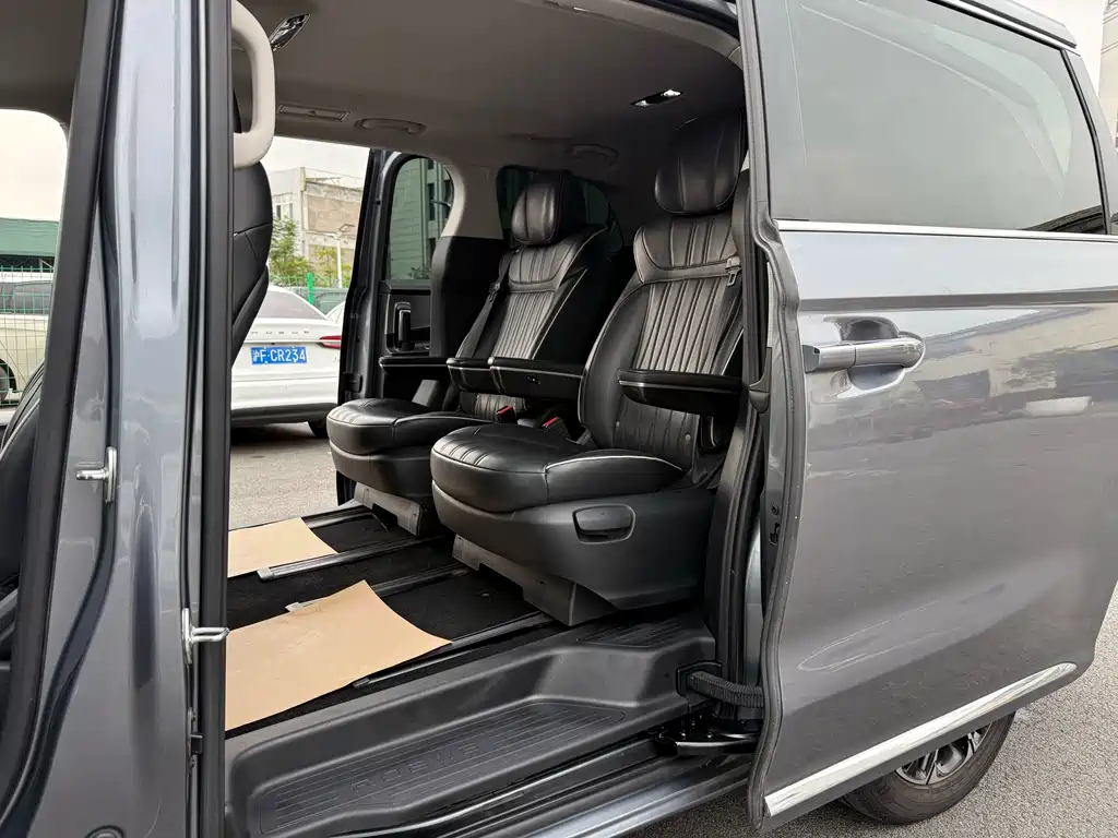 Roewe iMAX8 — фото 19