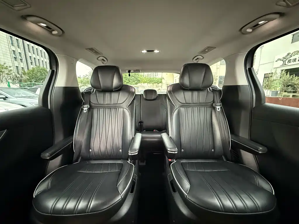 Roewe iMAX8 — фото 20
