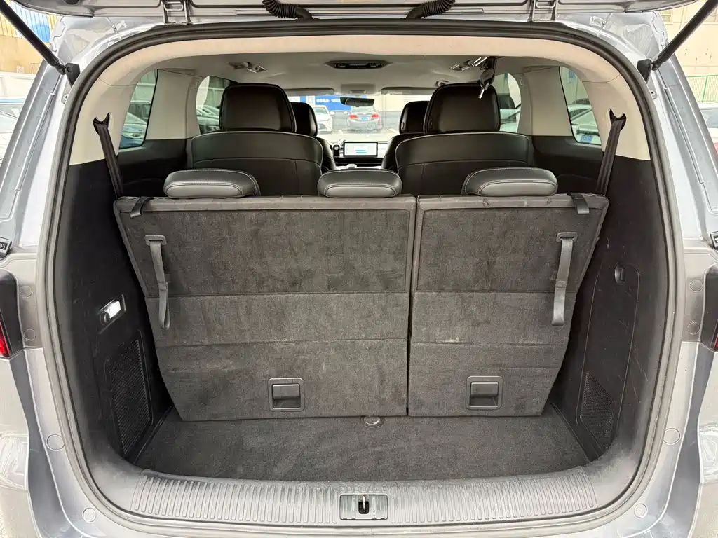 Roewe iMAX8 — фото 21