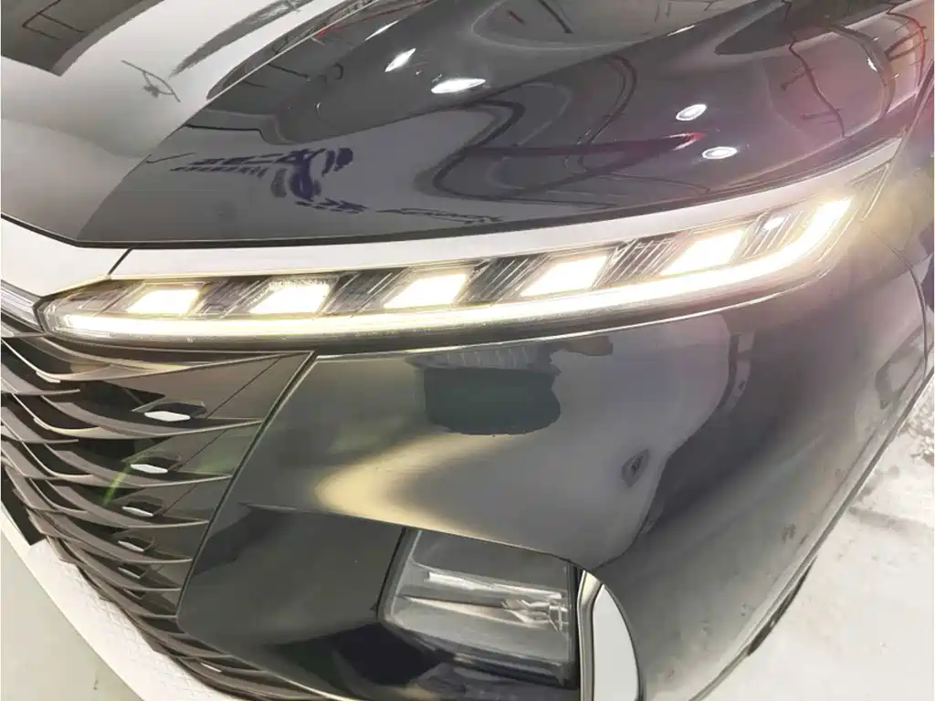 Roewe RX5 eMAX — фото 15