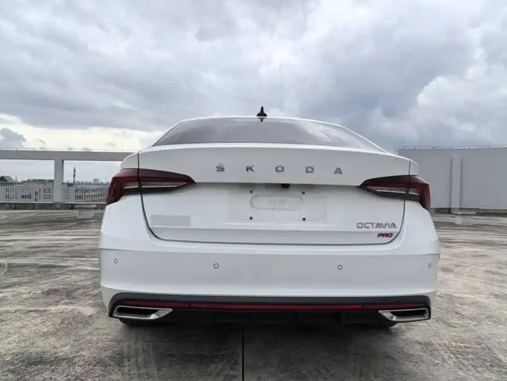 Skoda Octavia — фото 4