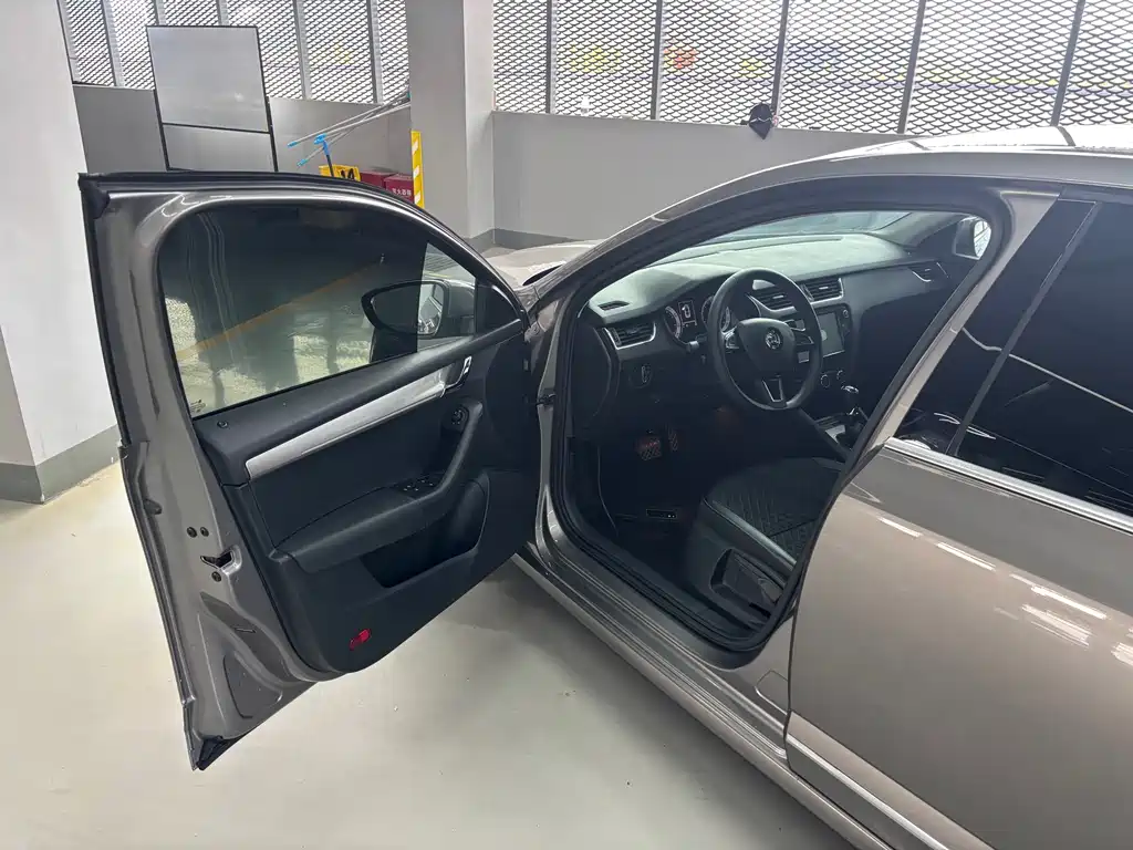 Skoda Octavia — фото 11