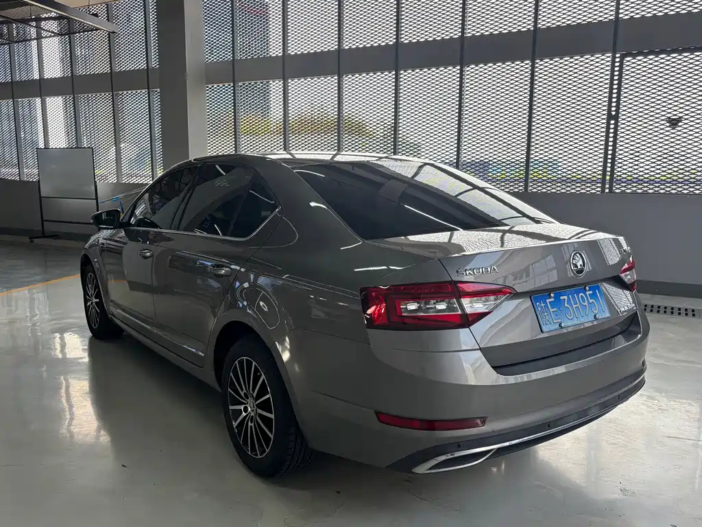 Skoda Octavia — фото 15