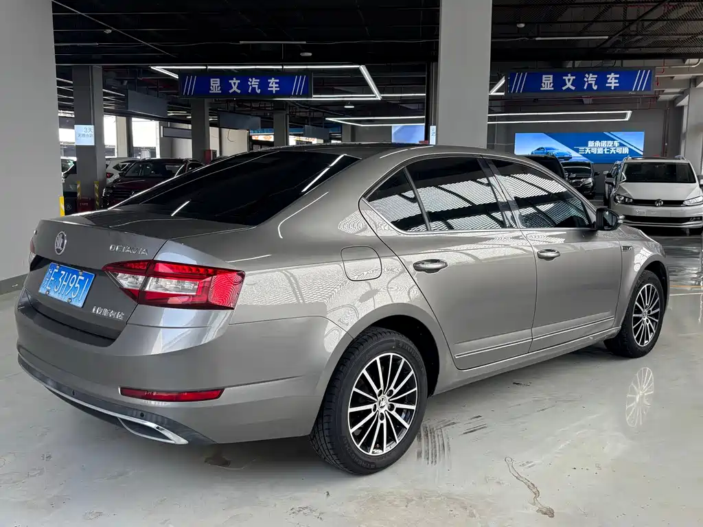 Skoda Octavia — фото 17
