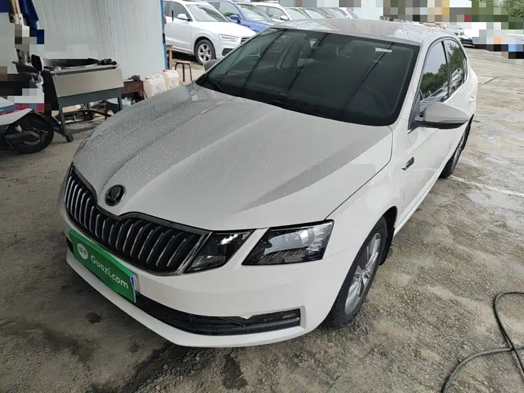 Skoda Octavia — фото 2