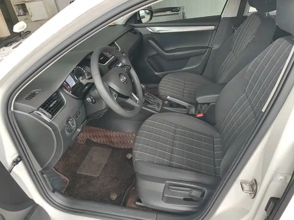 Skoda Octavia — фото 15
