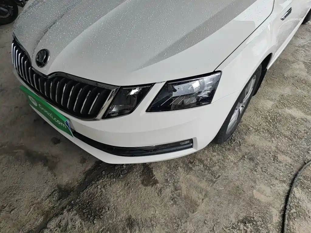 Skoda Octavia — фото 24