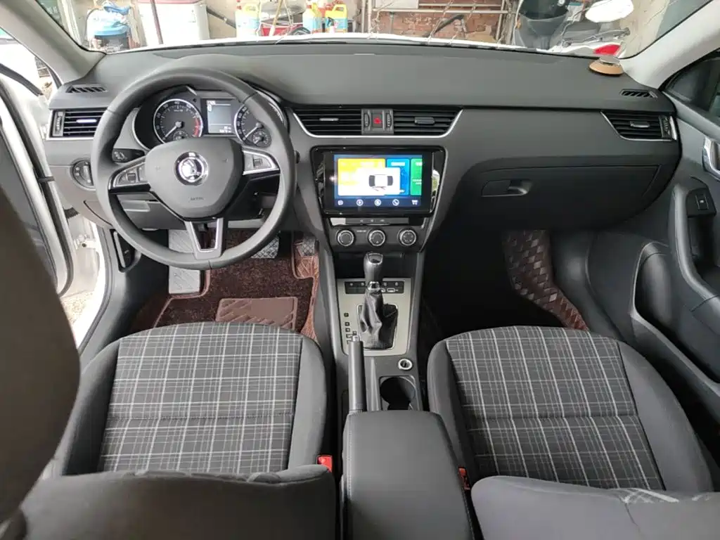Skoda Octavia — фото 10