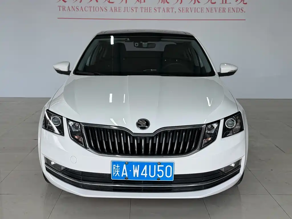 Skoda Octavia — фото 2