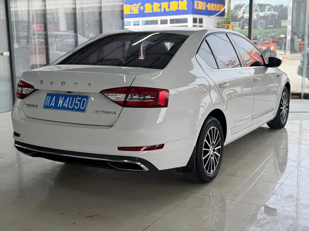Skoda Octavia — фото 17