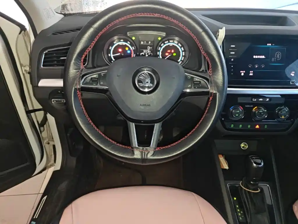 Skoda Kamiq — фото 11