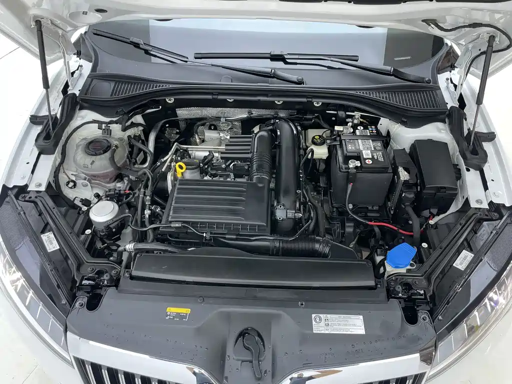 Skoda Superb — фото 21
