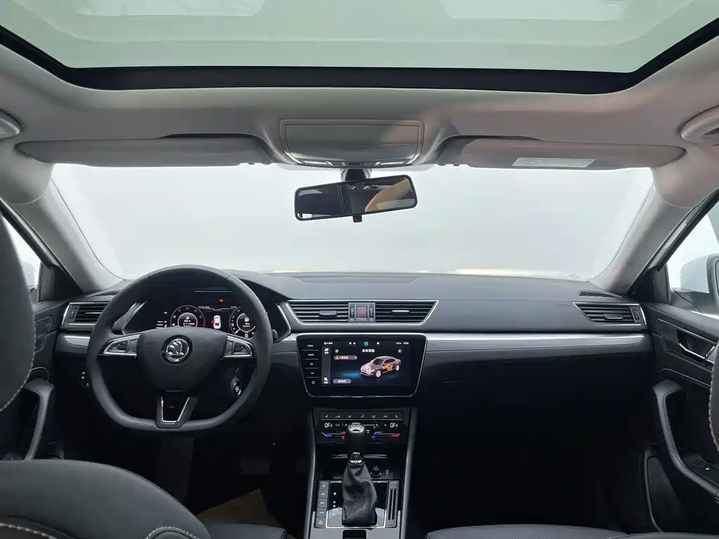 Skoda Superb — фото 28