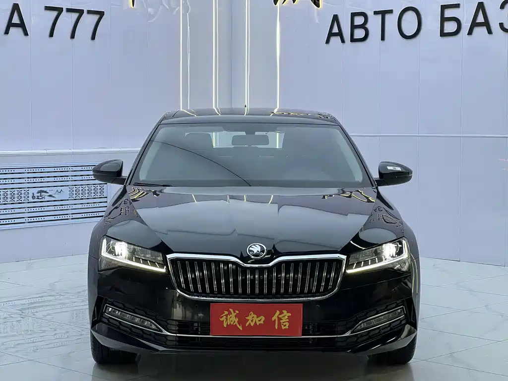 Skoda Superb — фото 2