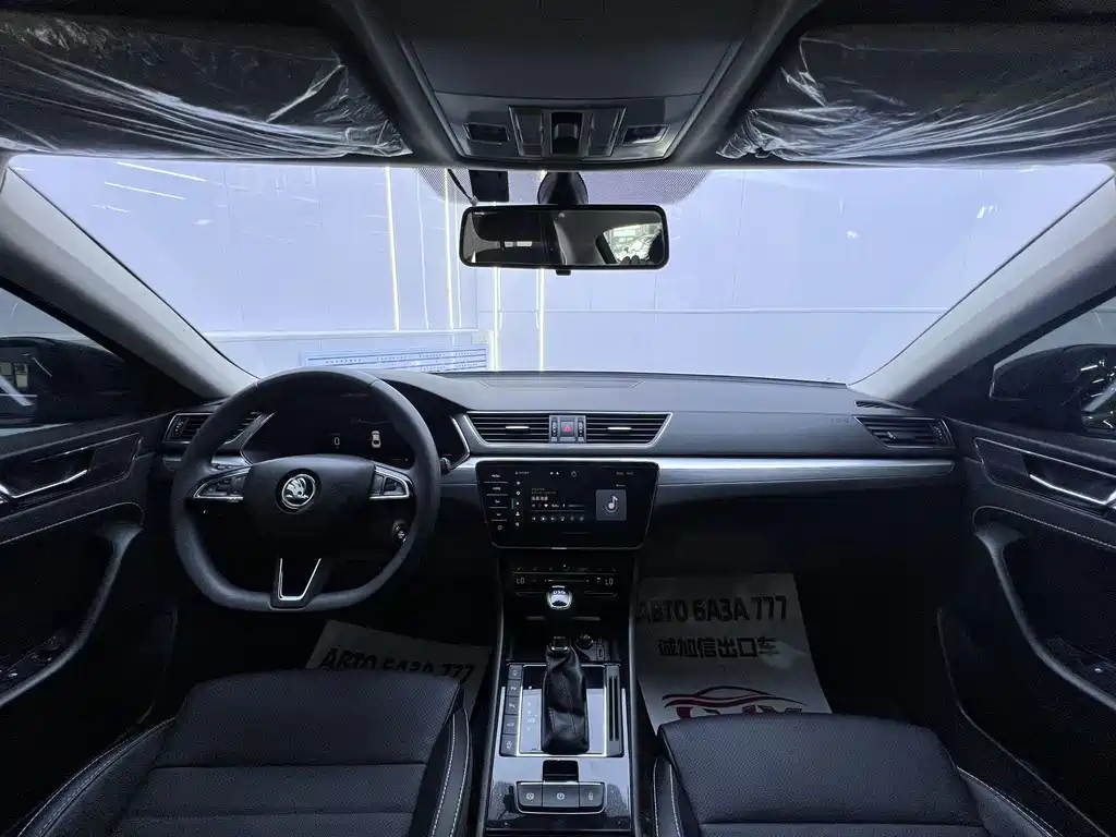Skoda Superb — фото 14