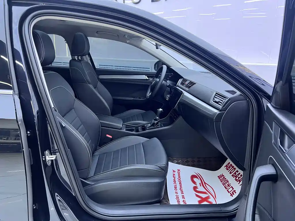 Skoda Superb — фото 17
