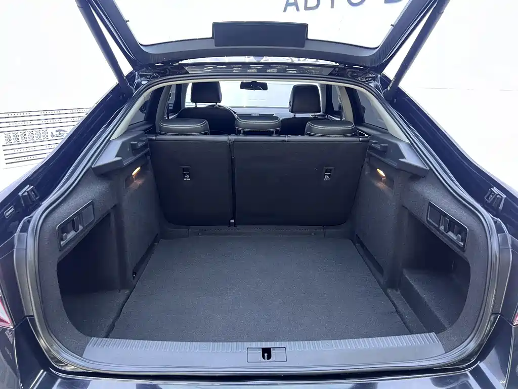 Skoda Superb — фото 18