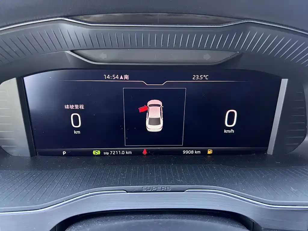 Skoda Superb — фото 8