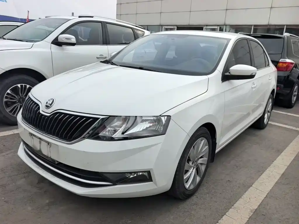Skoda Rapid — фото 2