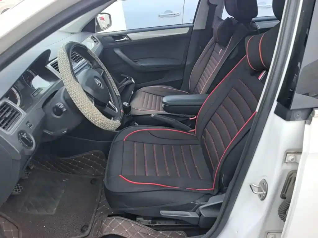 Skoda Rapid — фото 15